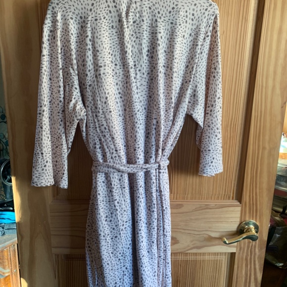 Robe and night gown - Picture 2 of 8